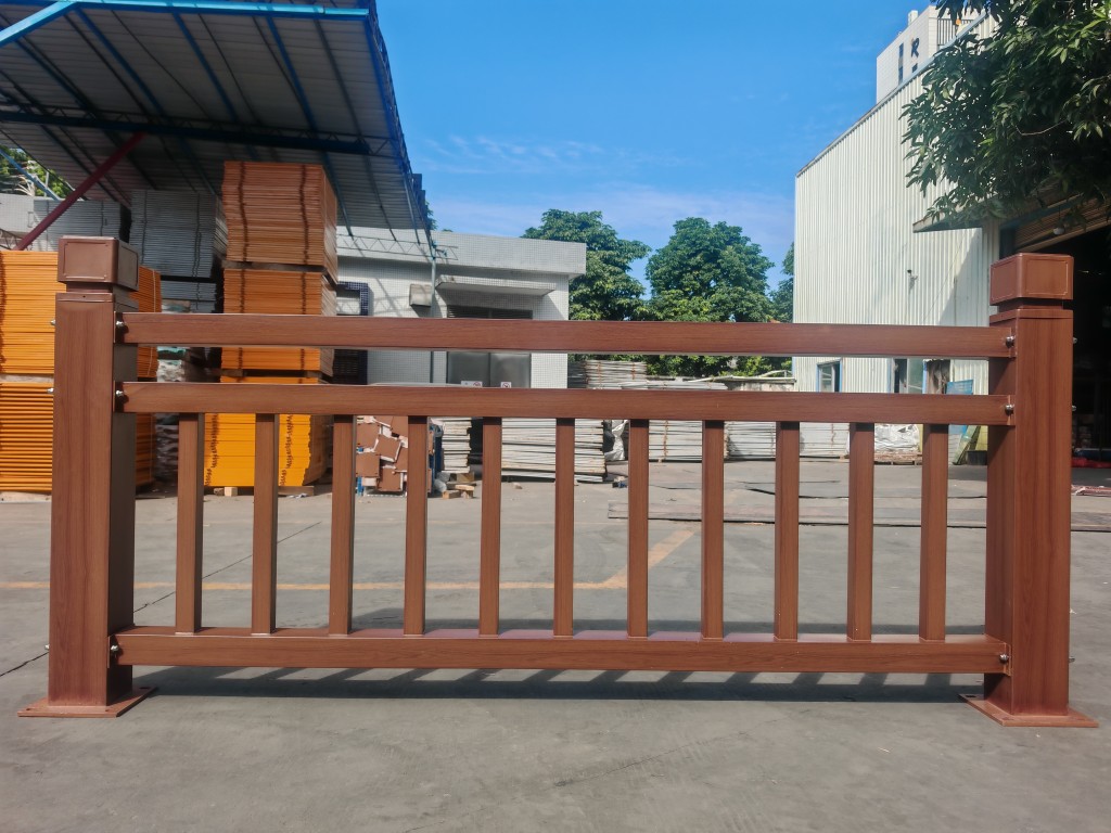 仿木纹护栏