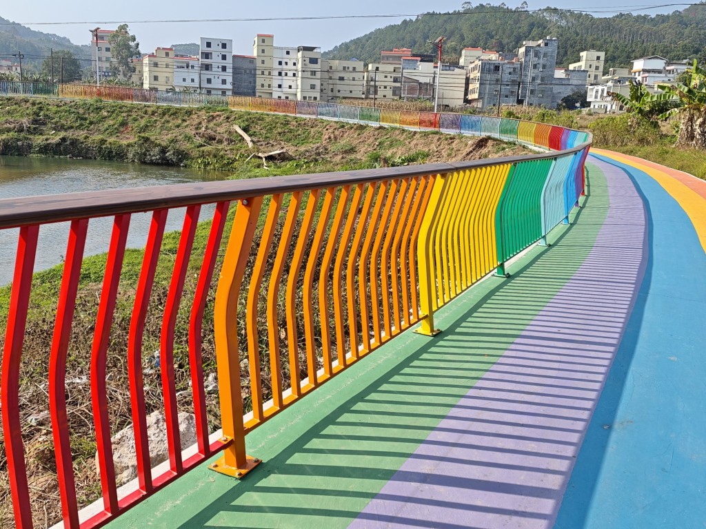 彩虹河道护栏