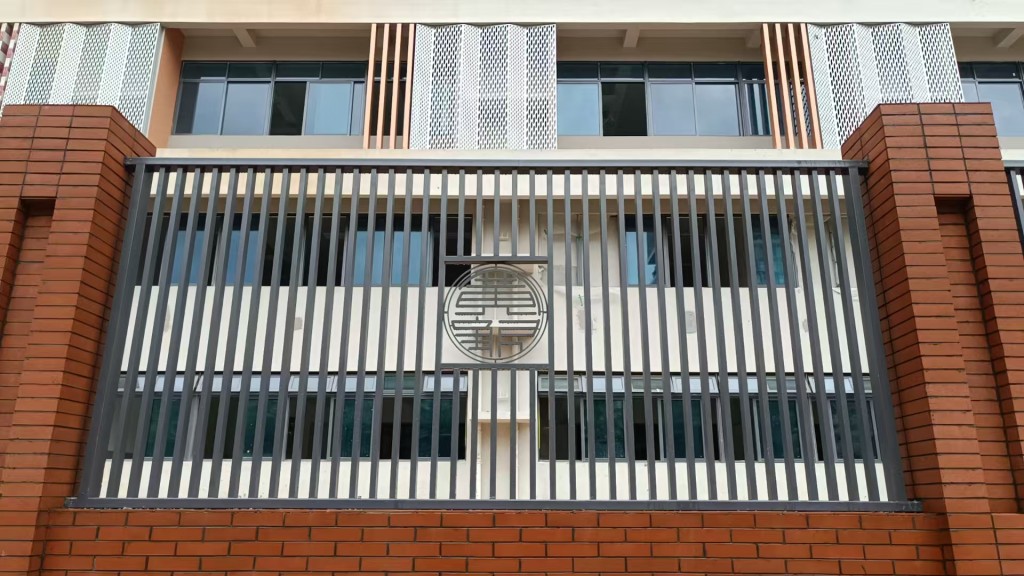 707B35A3DB098DE05D5B813F33657D34